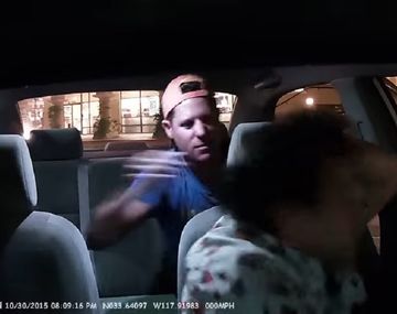 Despiden a ejecutivo de Taco Bell que le pegó a un taxista