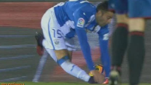 El defensor hizo un mal movimiento y espera los resultados