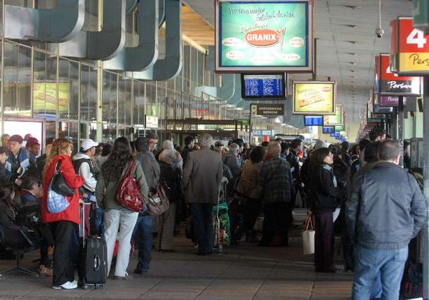 Ya se siente el éxodo turístico por el fin de semana largo
