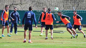 ya esta casi definido el equipo para el choque con paraguay ya esta casi definido el equipo para el choque con paraguay