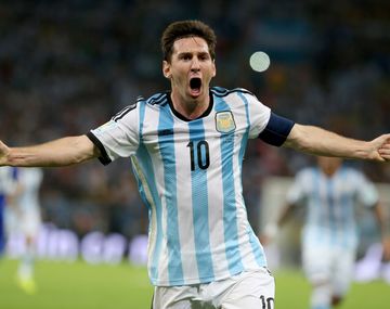 Messi ya tiene compañero en la tapa del FIFA 16