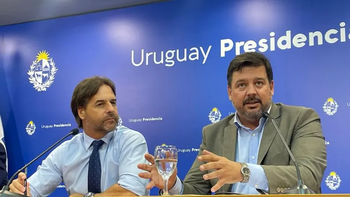 El presidente Luis Lacalle Pou y el exministro de Ambiente y actual senador colorado Adrián Peña. El presidente Luis Lacalle Pou y el exministro de Ambiente y actual senador colorado Adrián Peña.