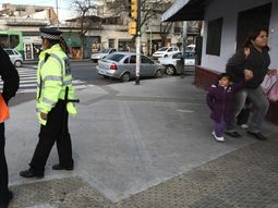 advierten que ninguna ley obliga a los ciudadanos a llevar el dni en la via publica advierten que ninguna ley obliga a los ciudadanos a llevar el dni en la via publica