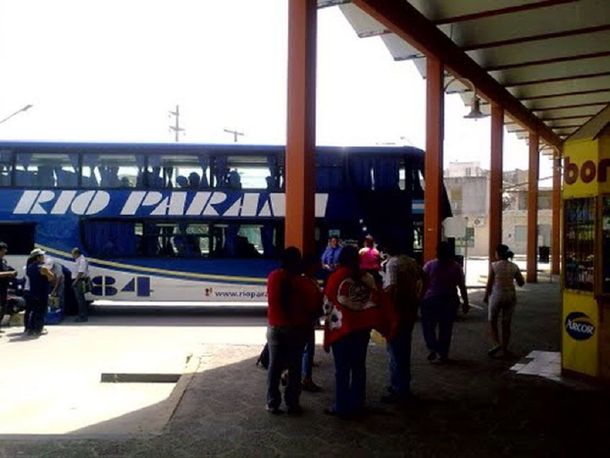 Viajaba en un micro de larga distancia y murió atragantada con una pastilla