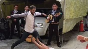 #LadyCompromiso, la mujer que se desmayó cuando su novio le propuso casamiento #LadyCompromiso, la mujer que se desmayó cuando su novio le propuso casamiento