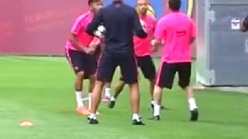 a puro lujo: mira la increible demostracion con messi, mascherano y neymar a puro lujo: mira la increible demostracion con messi, mascherano y neymar