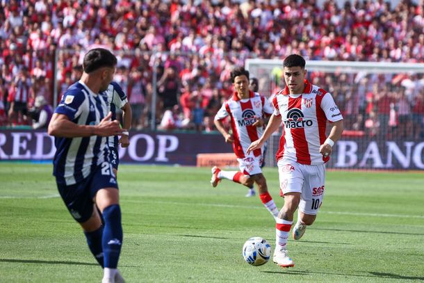 Instituto y Talleres empataron sin goles y el equipo de Tévez se metió en los octavos de final