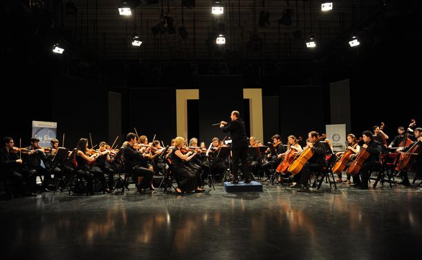 Continúa la feria navideña en la televisión pública con musicales gratuitos