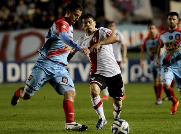 El puntero River cortó su racha ganadora ante el duro Arsenal en Sarandí