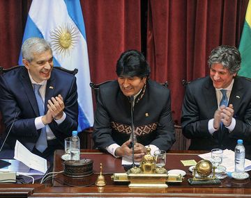 Evo visitó el Congreso y agradeció el apoyo a Bolivia por la salida al mar