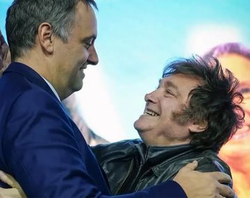 Manuel Adorni y Javier Milei.