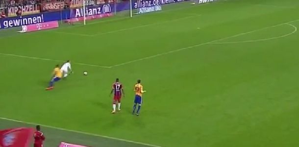 El mejor arquero del mundo volvió a hacer de las suyas en Alemania