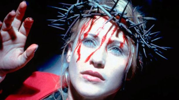 Estigma llegó a la pantalla grande en 1999. Estigma llegó a la pantalla grande en 1999.