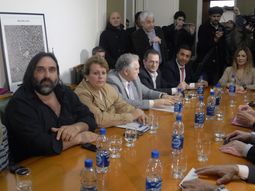 Ya se reúnen el gobierno de Scioli y los docentes para destrabar el conflicto