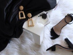 Autos, fiestas, champagne, caviar y sushi: las formas más locas en las que Wall Street gasta los bonos récord de este año