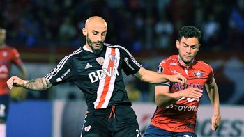 Javier Pinola contra Jorge Wilstermann Javier Pinola contra Jorge Wilstermann