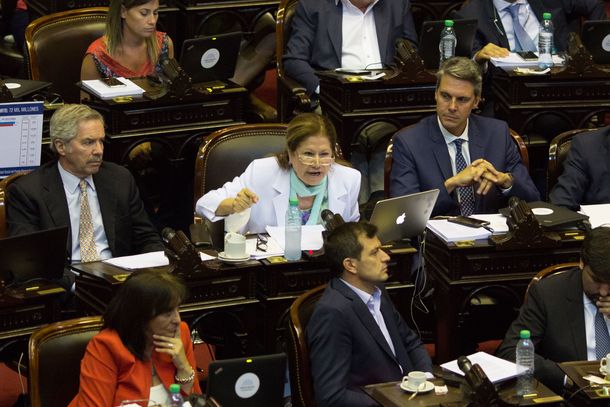 La oposición no logra bajar la sesión y la reforma jubilatoria se discute en Diputados