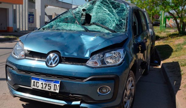Un policía se enteró por celular que un compañero de primaria arrolló y mató a su madre