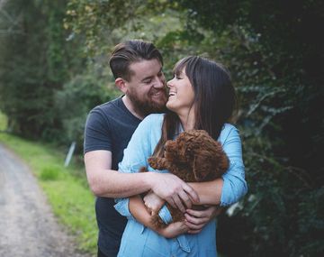 Pareja presentó a su cachorro como padres