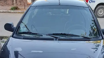 la prueba clave: el momento en que entra y sale el ford k negro con el capot despintado del descampado la prueba clave: el momento en que entra y sale el ford k negro con el capot despintado del descampado