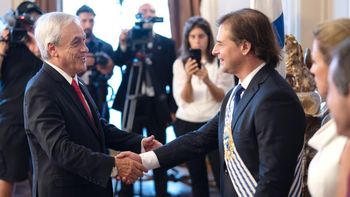 El presidente Luis Lacalle Pou presentó sus respetos tras la muerte de Sebastián Piñera. El presidente Luis Lacalle Pou presentó sus respetos tras la muerte de Sebastián Piñera.
