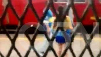 video: feroz batalla campal entre hinchas de river y boca video: feroz batalla campal entre hinchas de river y boca