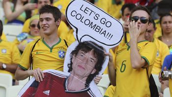 los hinchas brasilenos se encomendaron a la mufa de jagger en la previa los hinchas brasilenos se encomendaron a la mufa de jagger en la previa