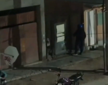 Las cámaras los delataron: una pareja intentó asaltar una casa en Guaymallén y terminó detenida