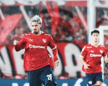 Independiente venció 2-0 a Gimnasia y lidera el grupo con puntaje ideal