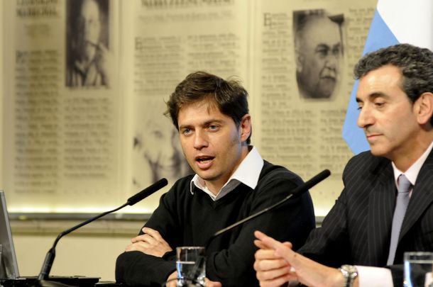 Randazzo defendió a Kicillof: Es mentira lo que publicó Clarín sobre su sueldo