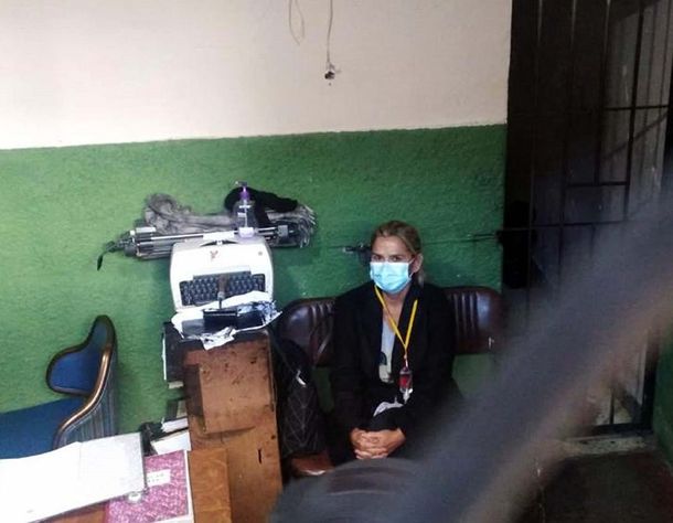 Bolivia: piden seis meses de prisión preventiva para Jeanine Áñez