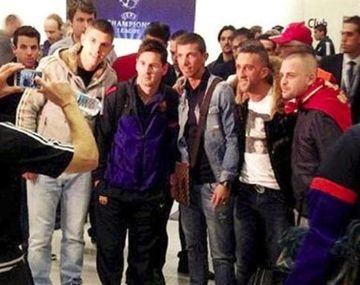 Messi, rodeado por fanáticos y fotografiado por Franck Ribéry.