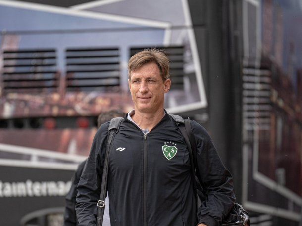 Facundo Sava no sigue: dejará de ser el entrenador de Sarmiento de Junín