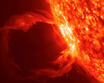 El Sol eyectó una nube ardiente de partículas que llegará a la Tierra