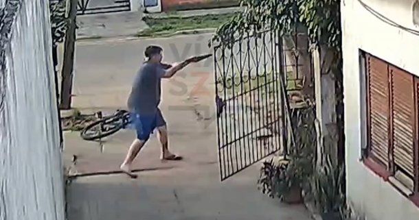 Video: un vecino lo amenazó para que se disculpara y respondió a escopetazos