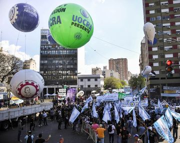 La CGT festejó el Día de la Lealtad en la puerta de su sede
