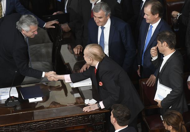 El senador Carlos Menem era presidente cuando ocurrió el atentado a la AMIA