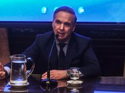 El Gobierno insiste en que perdió las PASO porque faltaron fiscales