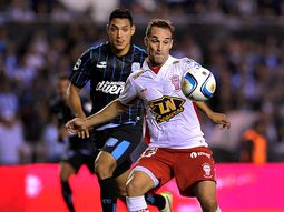 con dificultad, racing vencio a huracan en avellaneda con dificultad, racing vencio a huracan en avellaneda