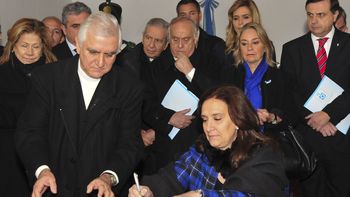 gobierno y oposicion pactaron luchar contra la pobreza gobierno y oposicion pactaron luchar contra la pobreza