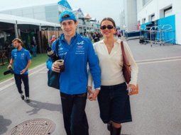 Franco Colapinto junto a su novia en el paddock del GP de Canadá Franco Colapinto junto a su novia en el paddock del GP de Canadá