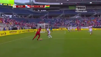 un calco: un jugador de panama imito la gambeta de messi a boateng un calco: un jugador de panama imito la gambeta de messi a boateng