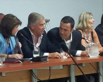 Diputados de la oposición se reunieron en el Congreso