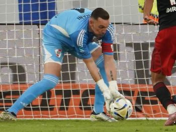 Por qué Franco Armani salió en el entretiempo de Vélez vs. River