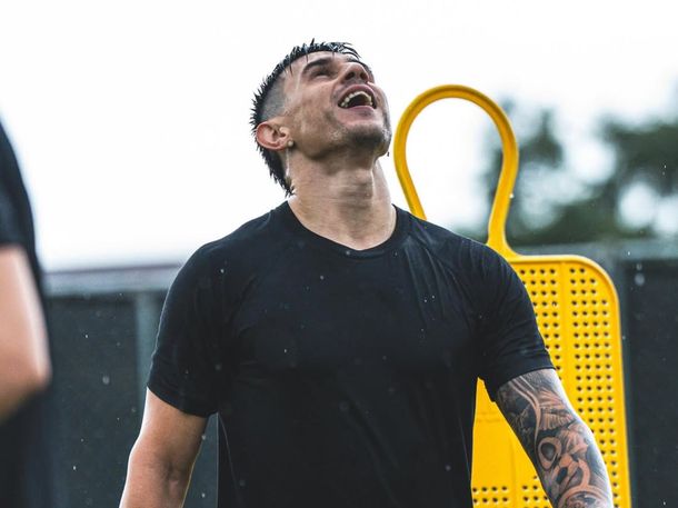 El gesto en redes sociales de Adam Bareiro antes de concretar su llegada a Boca