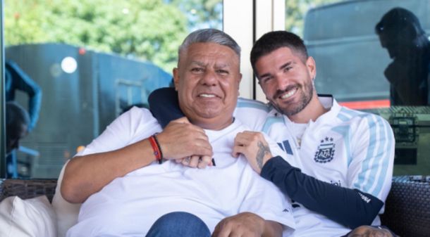 Chiqui Tapia publicó una foto con Rodrigo De Paul en Ezeiza: Motorcito