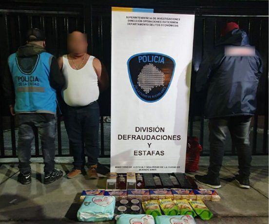 Detienen a ciudadano venezolano que compraba comida con tarjetas robadas