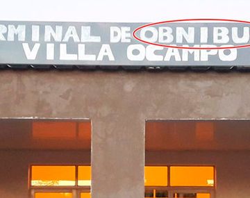 Este es el cartel con el grosero error