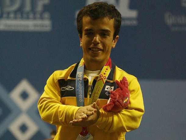 Un pesista brasileño, el primer dóping positivo de la competencia