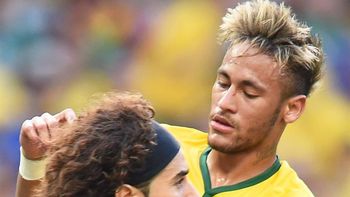 mira la atajada del mundial: ochoa le dijo que no al cabezazo de neymar mira la atajada del mundial: ochoa le dijo que no al cabezazo de neymar